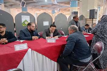 برگزاری میز خدمت در مصلی نماز جمعه